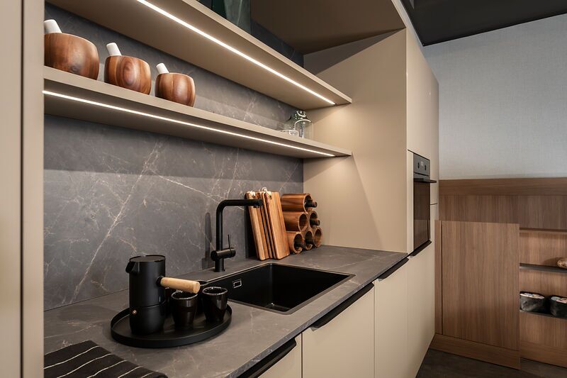 Koje1-Kitchen02-FIORA-STANA-EDDA2002-h74tj4ejrmmm9gj